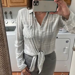 Thread supply tie front top